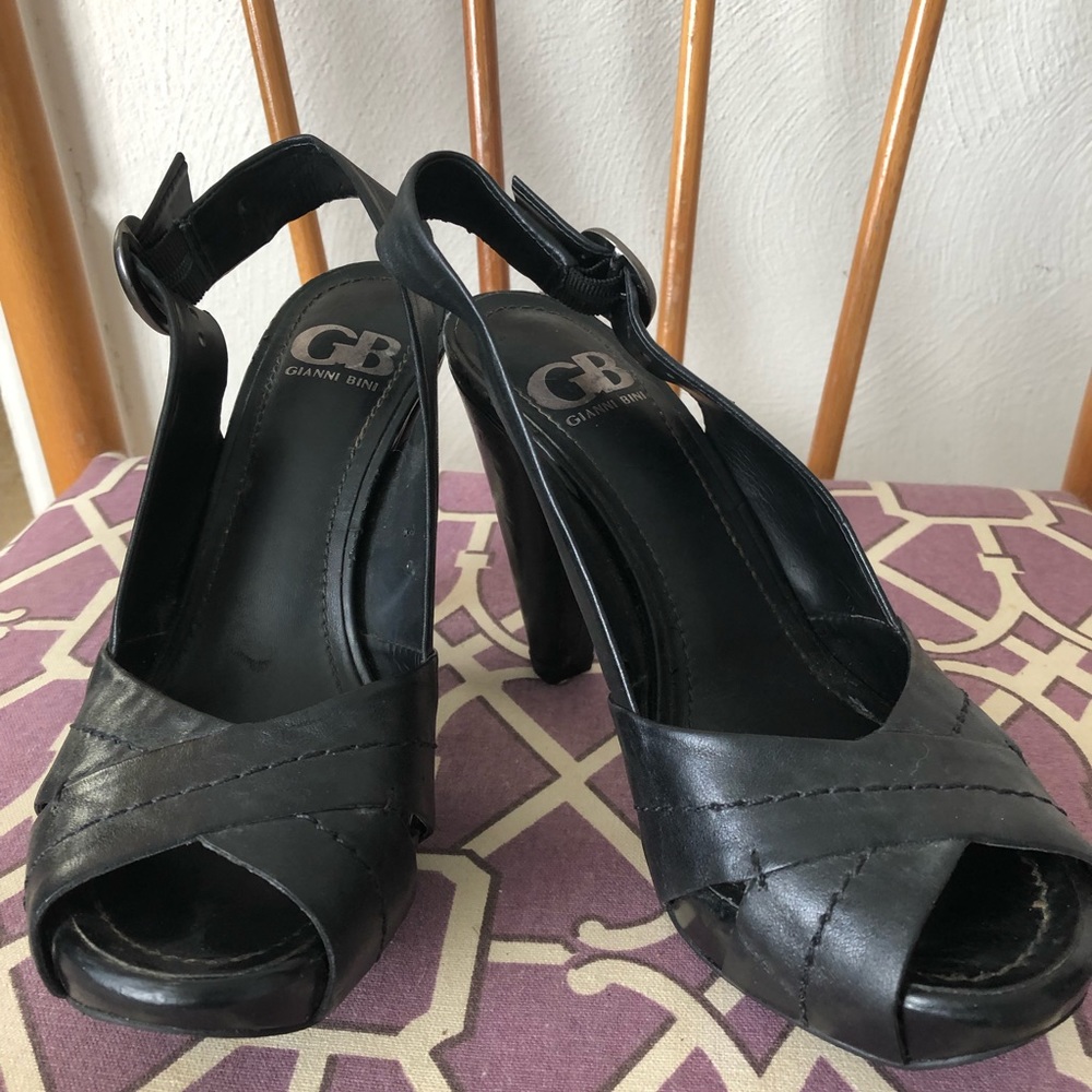 Leather heeled sandals